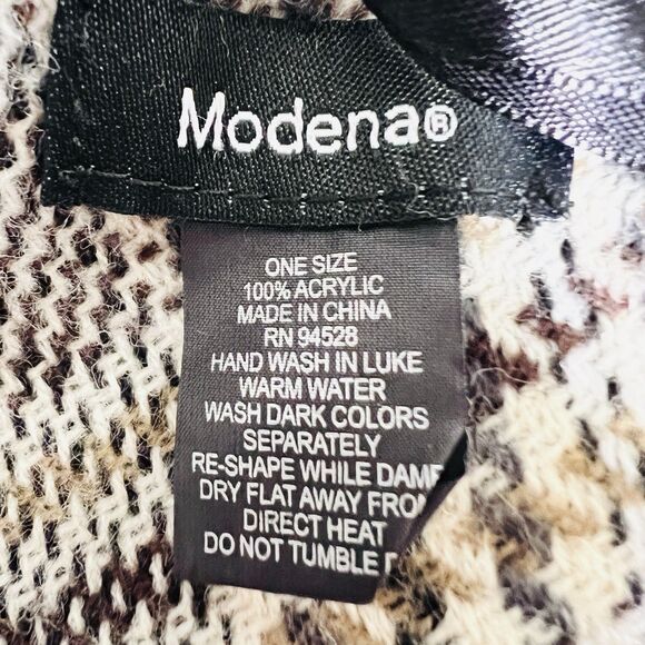 Modena Gray Plaid Classy Cozy Poncho with Toggle Closures - One Size - Picture 7 of 7